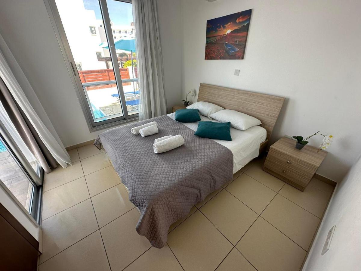 Villa Aqua Sunrise 1Km From Beach With Sea Views คอรัลเบย์ ภายนอก รูปภาพ